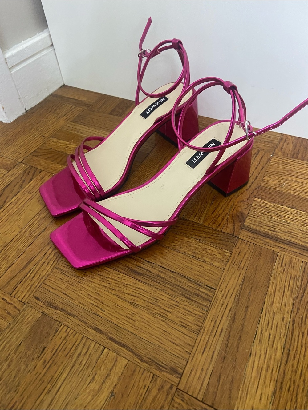 Nine West hot pink metallic kitten heels 7